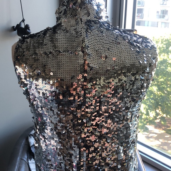 Tibi Sleeveless Silver Sequin Turtleneck Shell Top Size 0 - Picture 9 of 11